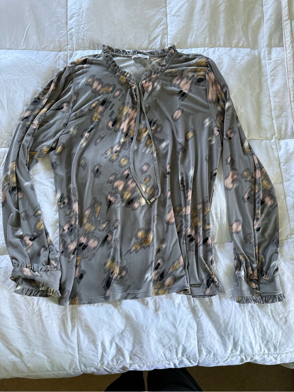 Calvin Klein Gray Floral-Print Ruffle Tie-Neck Blouse